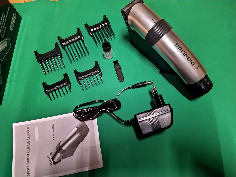 Aparat de tuns parul si barba reincarcabil RF609 Professional