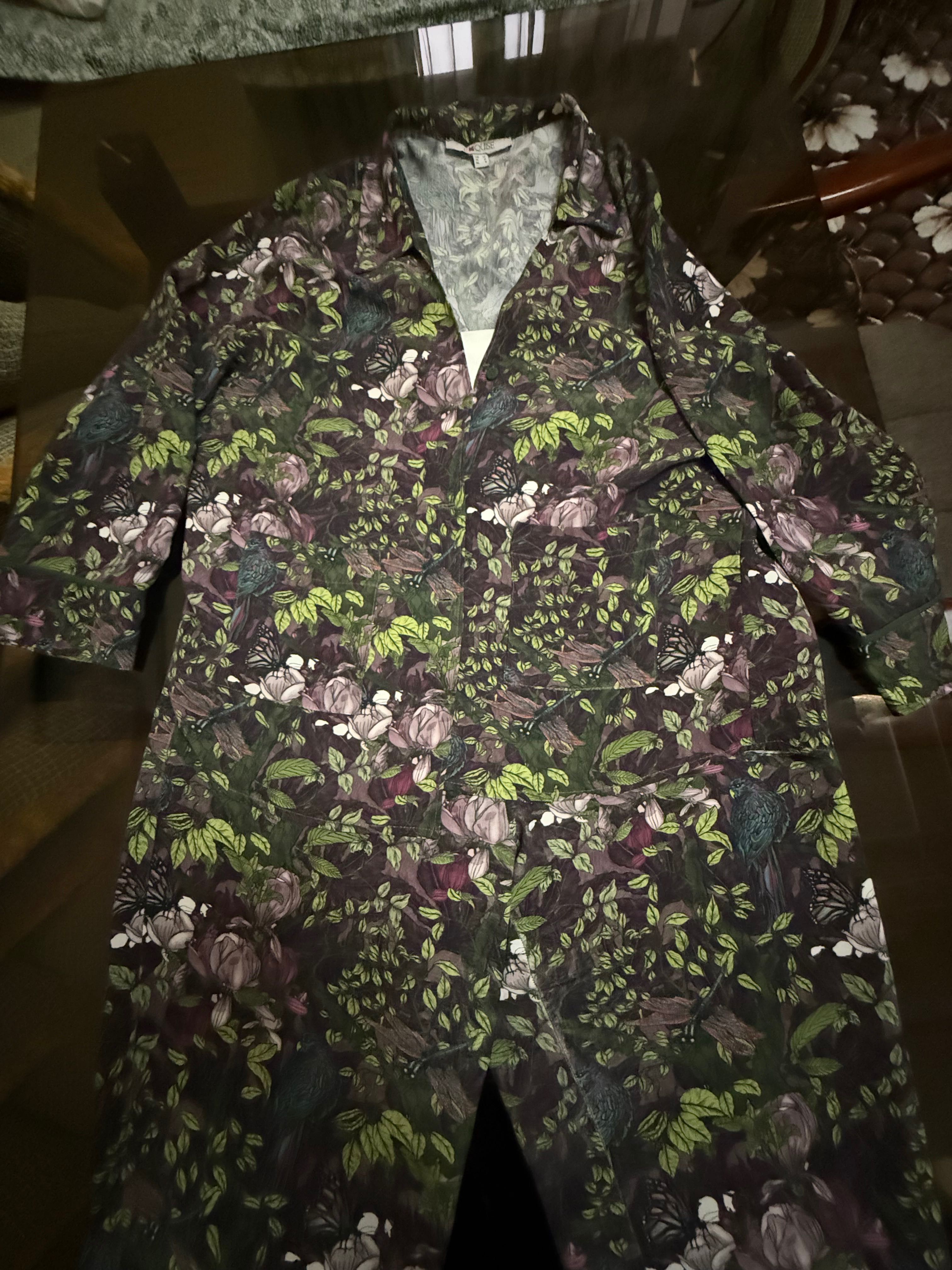 Костюм легкий пиджак и брюки , красивый яркий