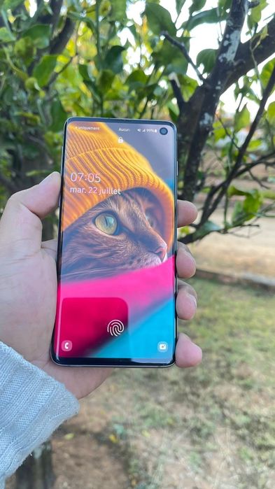 Accept si Schimb Samsung s10 128 gb 16 GB ram 8*8 capac spart