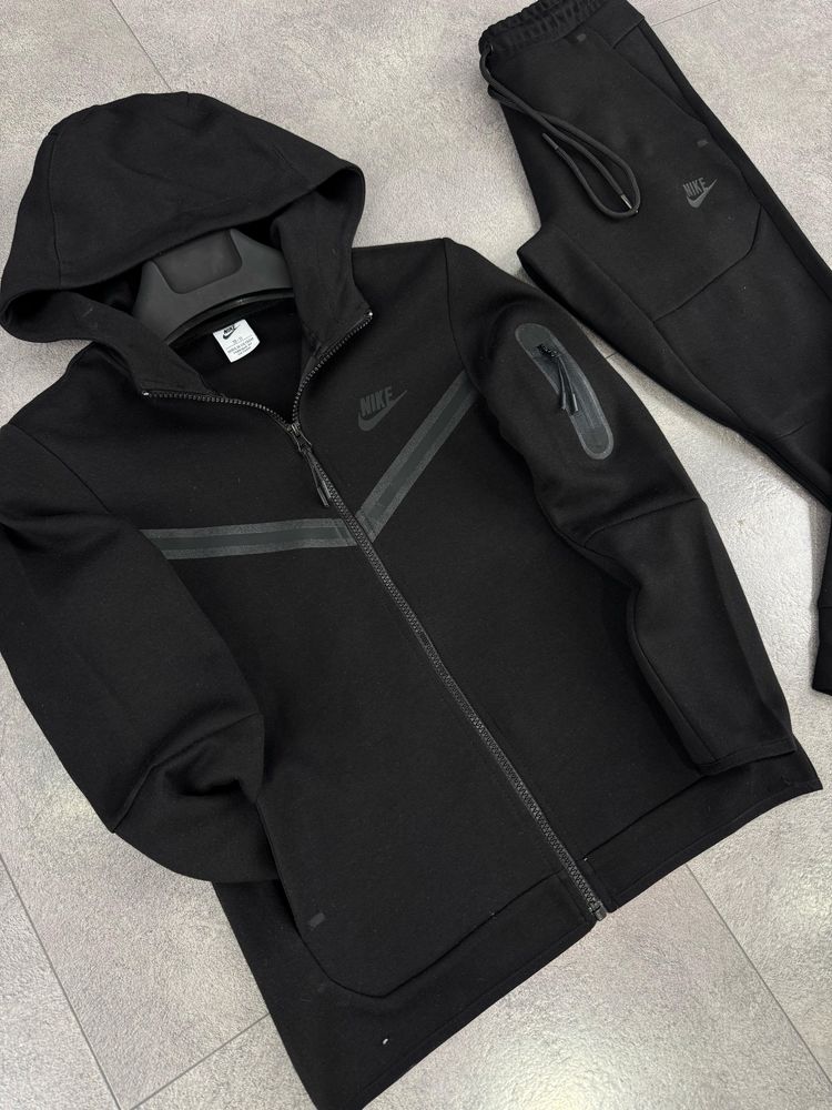 Детски памучен екип Nike Tech Fleece