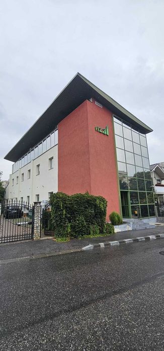 Spațiu premium de birouri – etaj complet disponibil acum