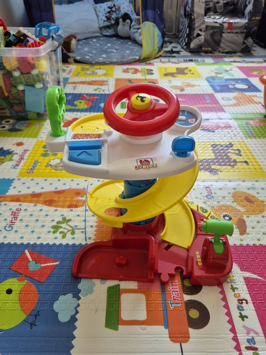 Cursa masini jucarie