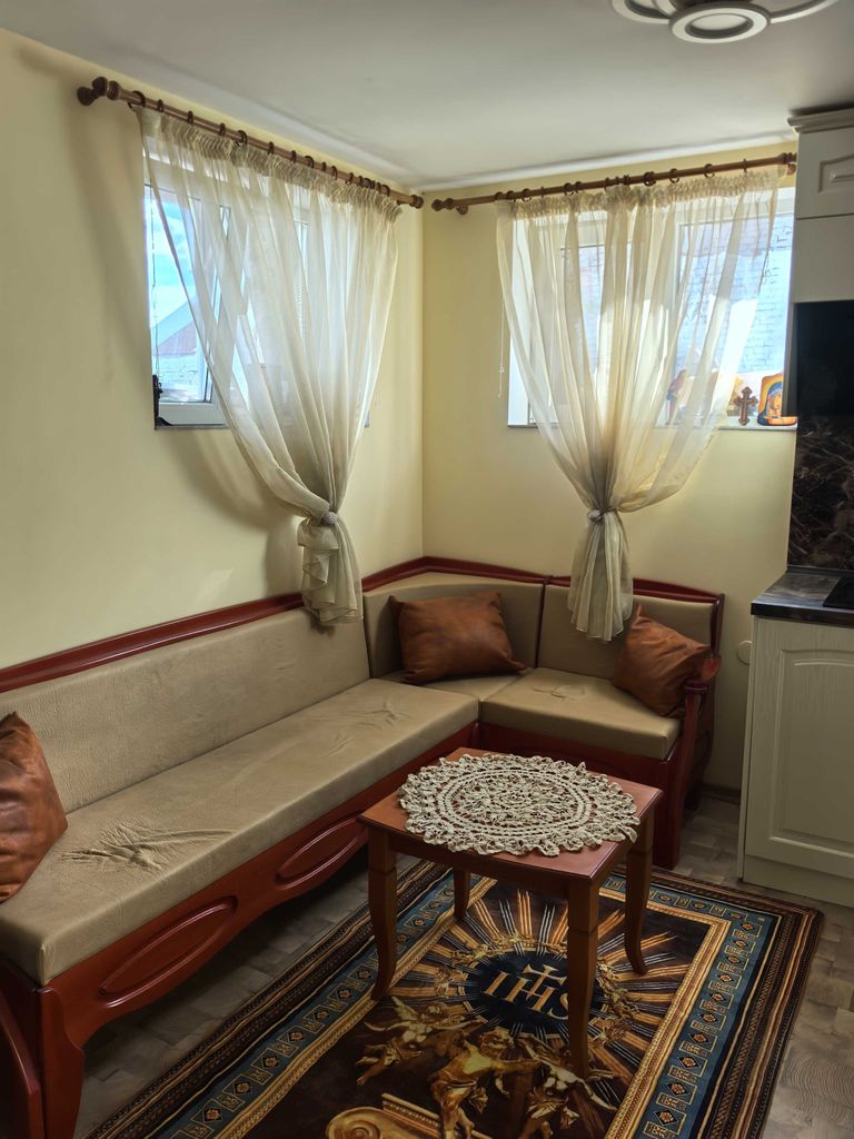 Дава се под наем Къща в Русе, Център - 130 кв.м за 612 € - Снимка #16