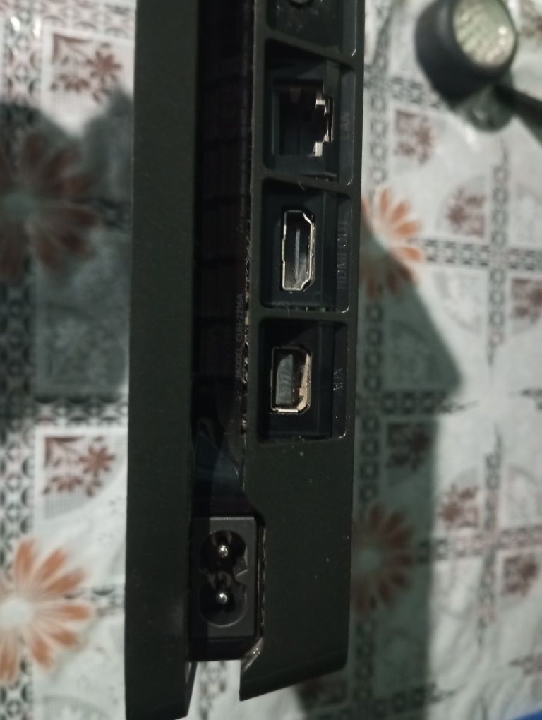 Play Station 4 slim