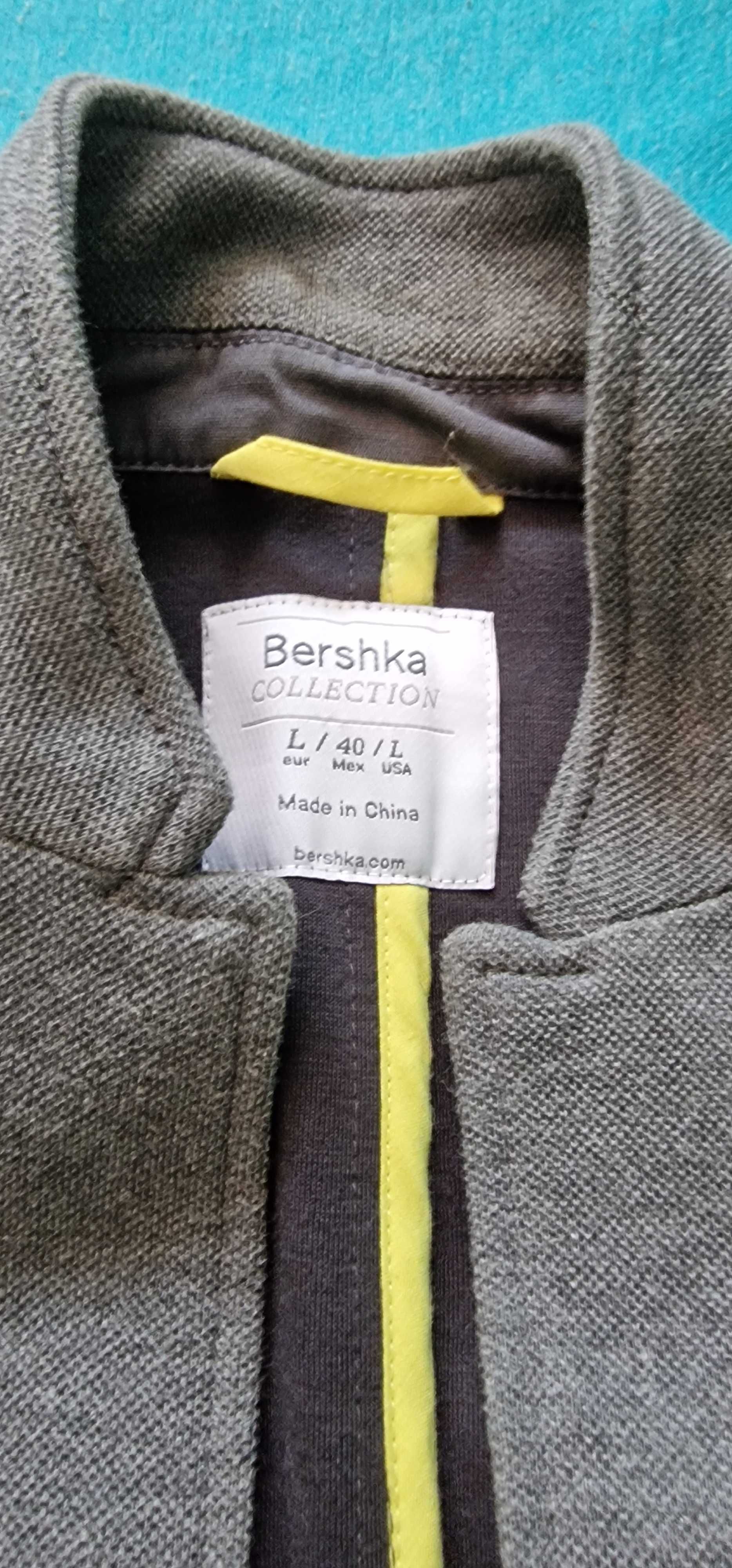 Спортно елегантно сако на Bershka