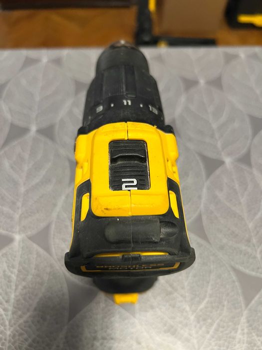 Винтоверт Dewalt DCD709