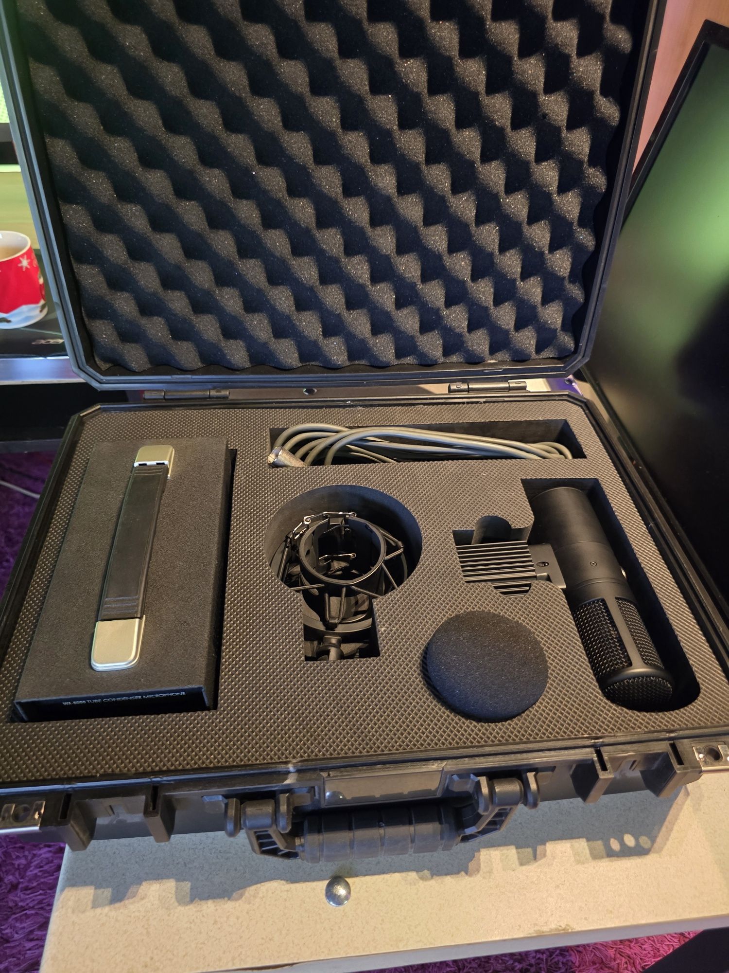 Микрофон Warm Audio WA-8000