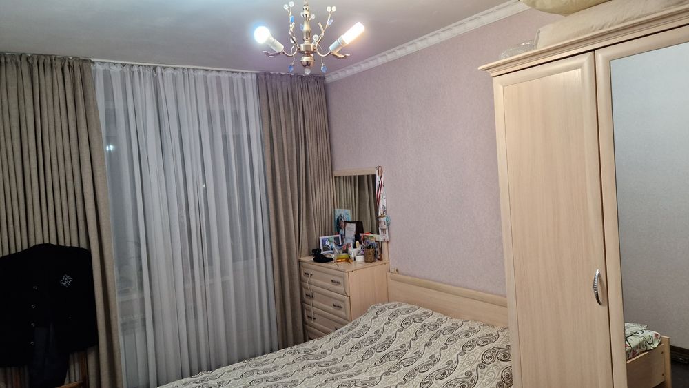 Продам 4 комн квартиру