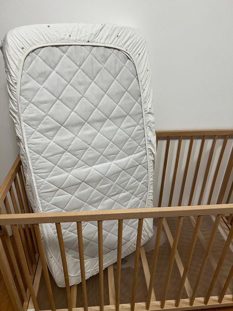 Patut Ikea + saltea cocos Nichiduta + protectie saltea si 2 cearsafuri