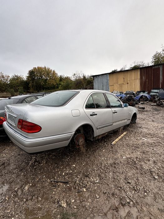 Mercedes W210 2.5D дизел на части здрав мотор