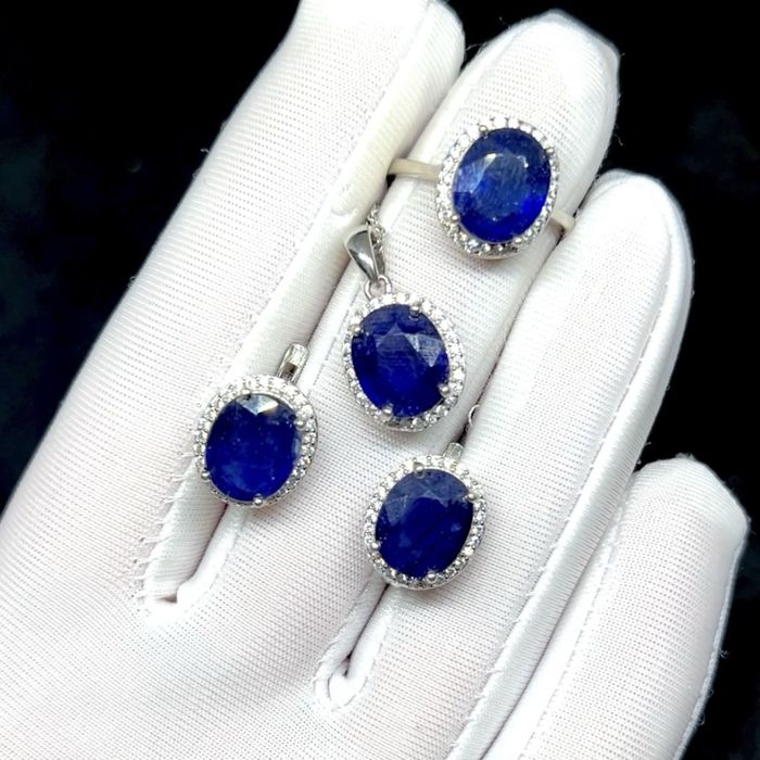 Шикарный комплект с натуральными Сапфирами 11 мм