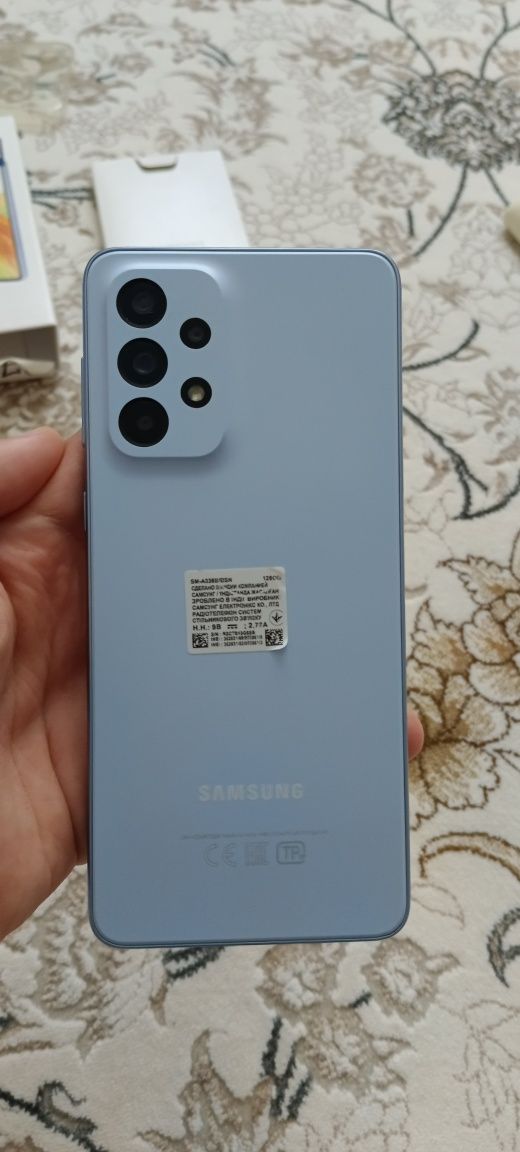 Samsung a33 holati aʼlo zaryadka bor 128/6 baho kelishiladi