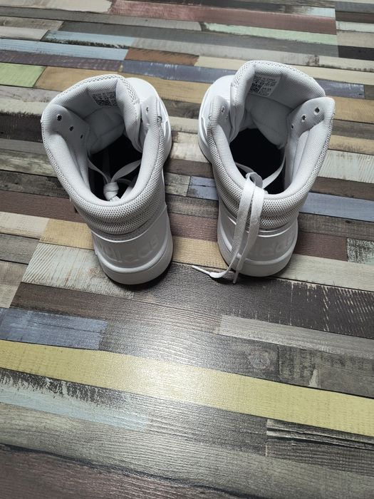 Adidasi de la Adidas