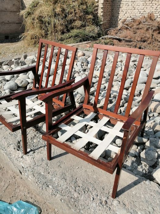 Мебельсотилади, тоза тахта Румыния гарнитуридан