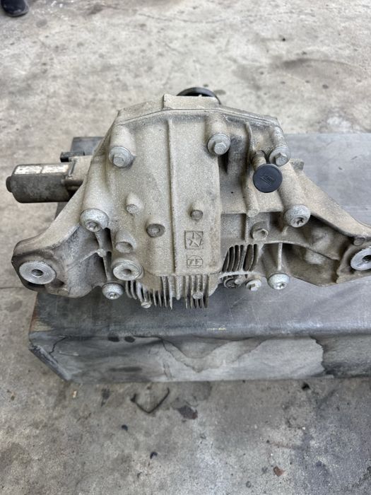 Заден диференциал Jeep SRT P68184732AB