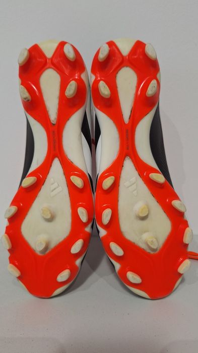 Ghete fotbal adidas predator marimea 40