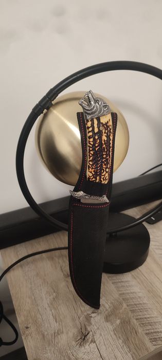 Cuțit de vanatoare sculptat manual lupul Dacic Colecție sau Uz !!