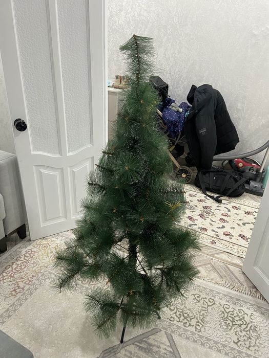 Продаю новогоднюю ёлку 150 см