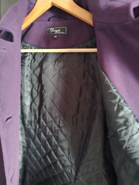 Palton NOU  100% fabricat in Romania - marime 42