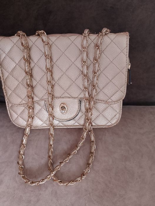 Дамски чанти за ежедневието и специални поводи