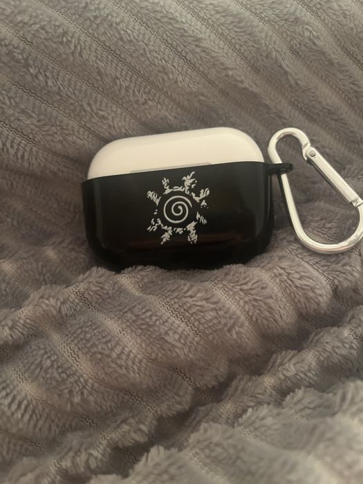 Продам наушники или обмен чехол для наушников в подарок (с каробкай)