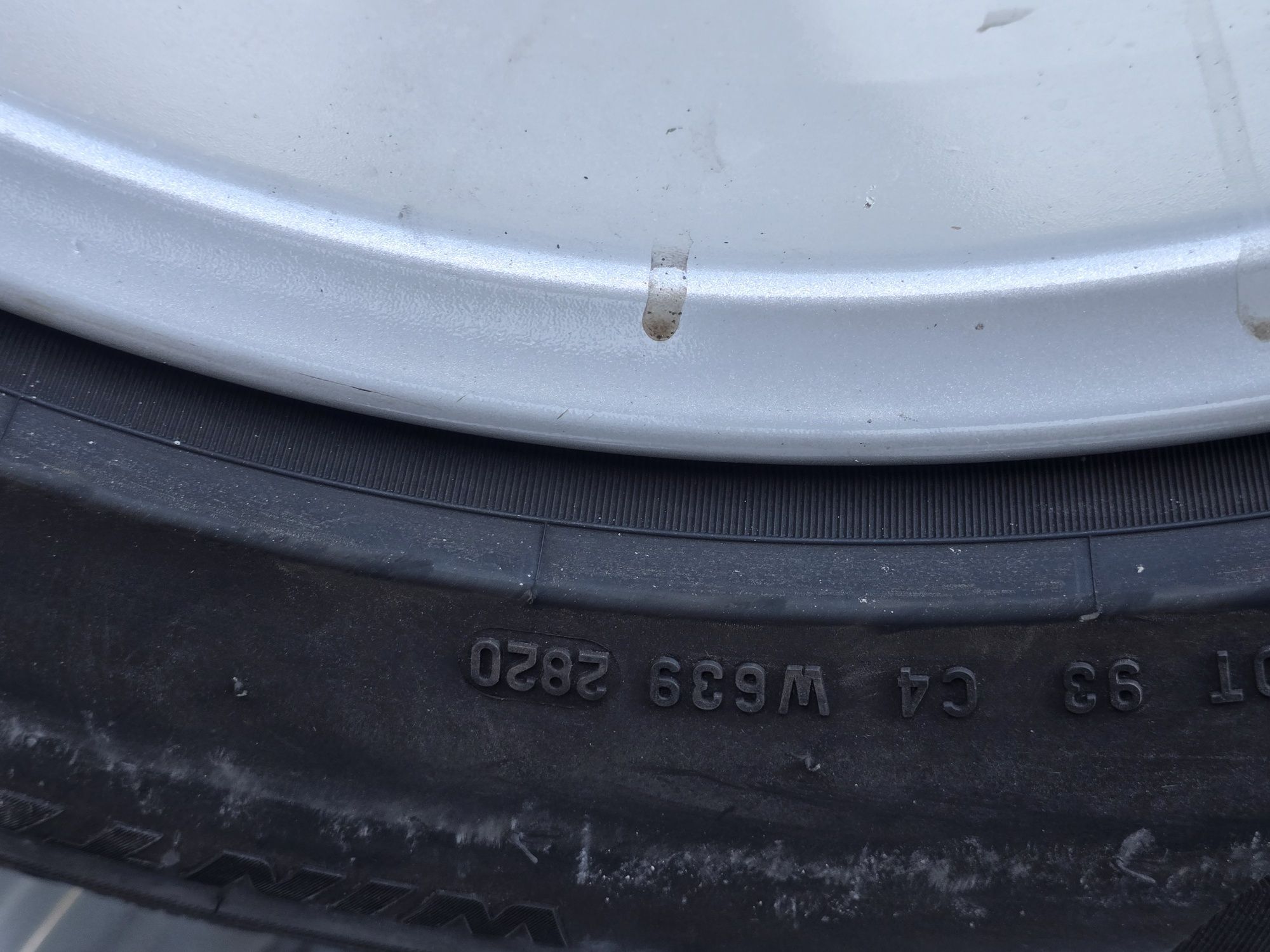 4 Броя 225/60/17 Pirelli 2x7,5mm 2x6,8mm 20dot