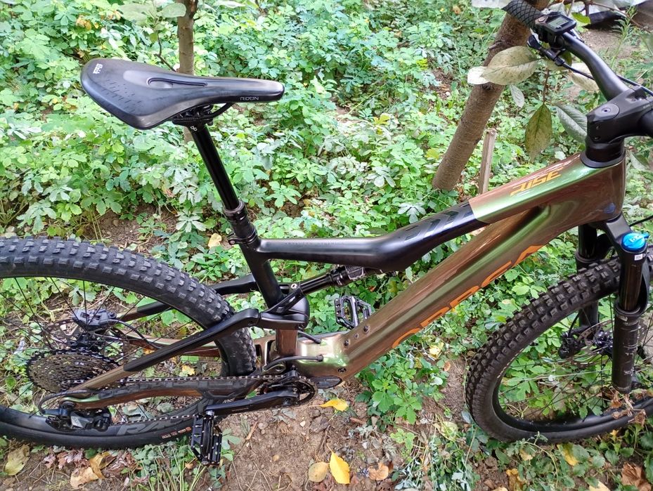 Bicicleta carbon Rise ep8rs