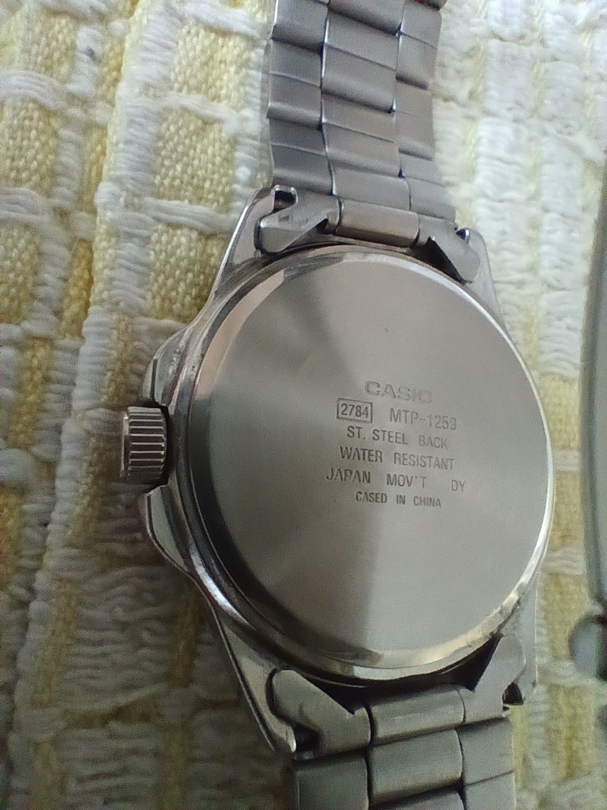 Часовник CASIO quartz