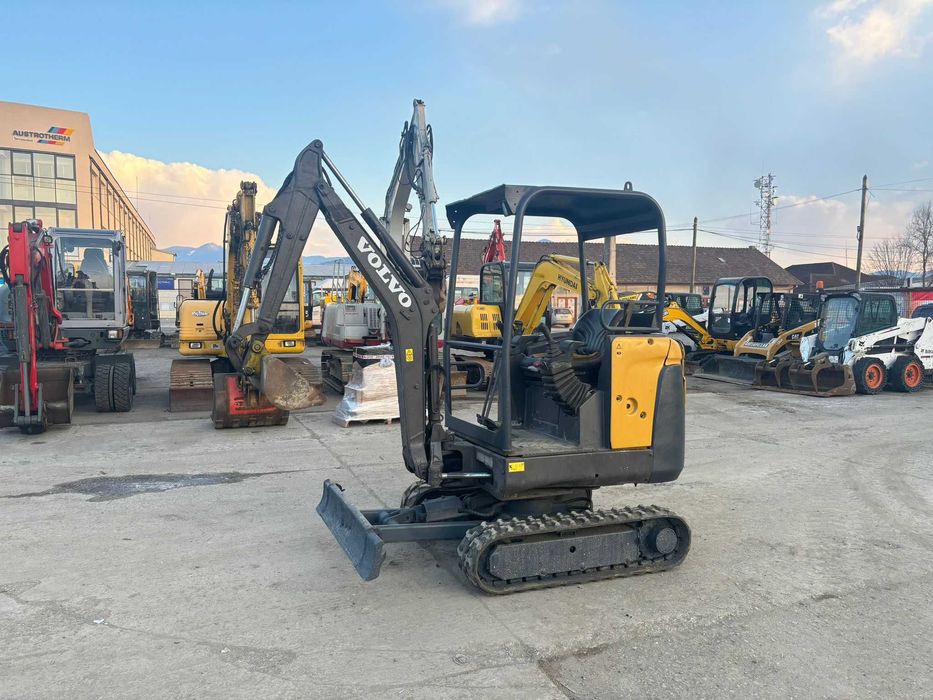 Miniexcavator Volvo EC18D , 2016 , 2 tone