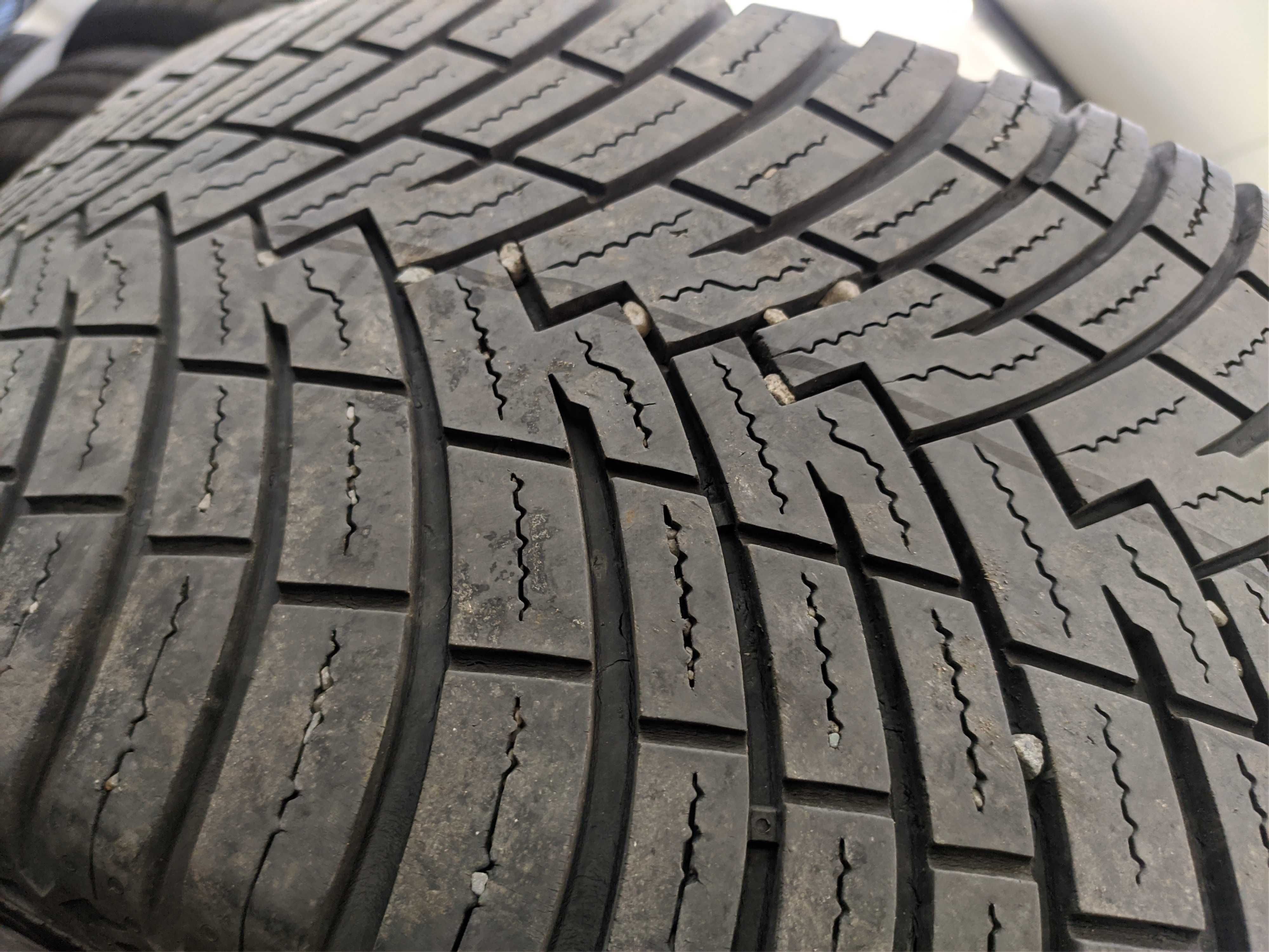 4бр Всесезонни Гуми 235 55 18 - Pirelli - DOT 2023