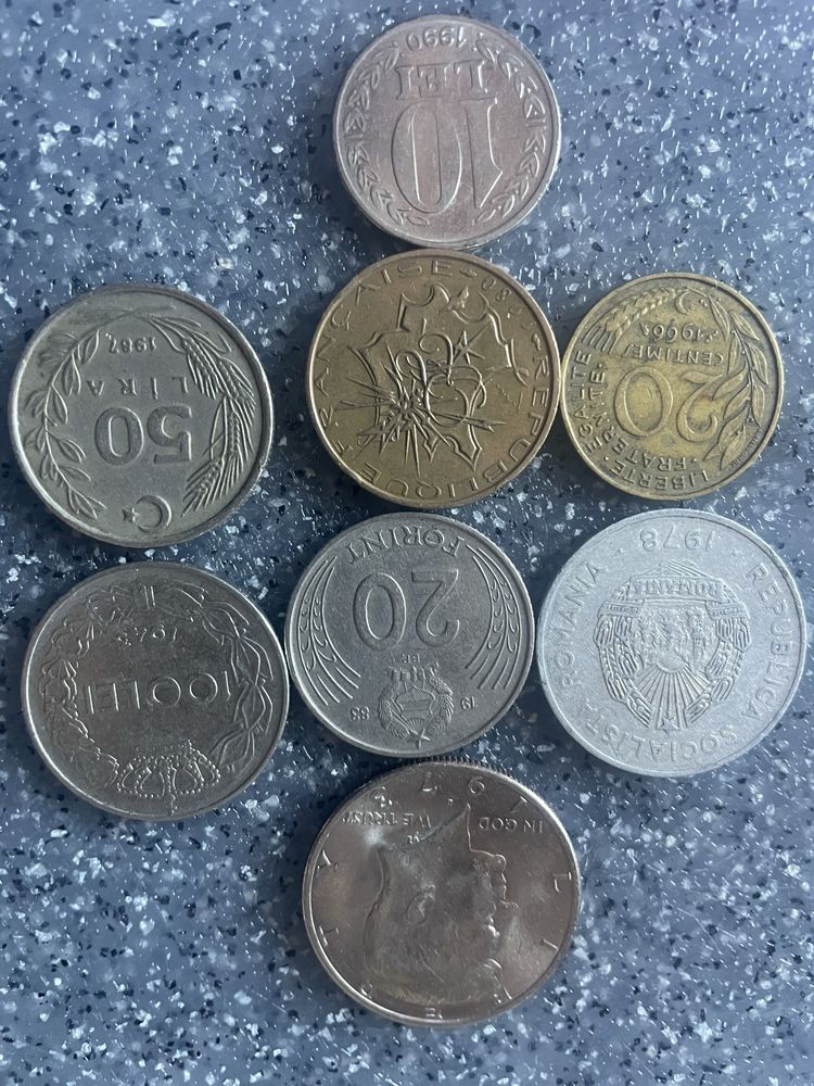 Vand monezi foarte vechi