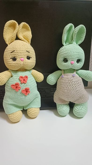 Продам 2 зайчиков ручной работы!