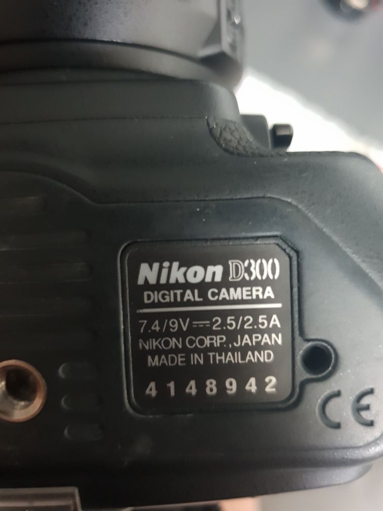 Nikon D300 с 2 обектива и статив