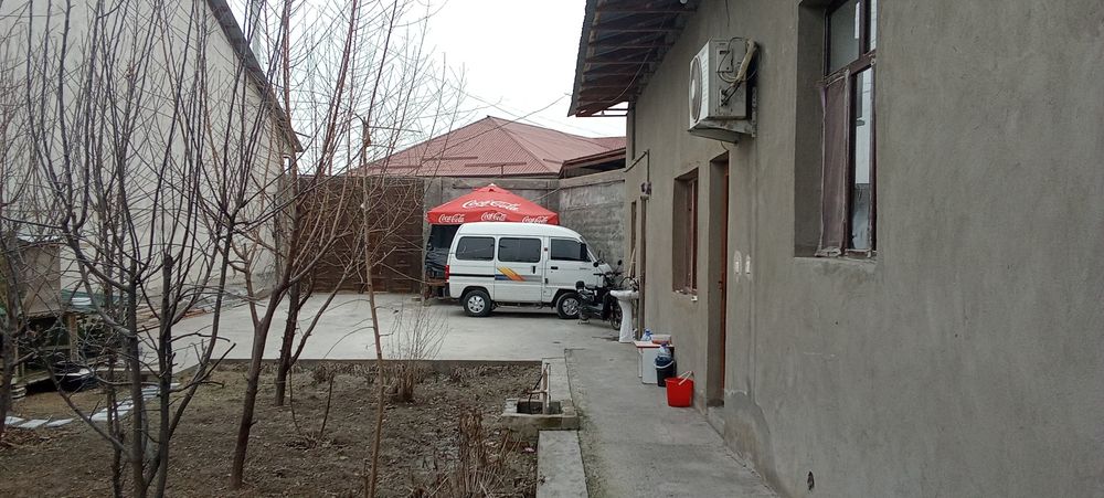 Sergeli yarmirkadan 8 km Qir-ariq maxalasida 3.5 sotixli uy sotiladi