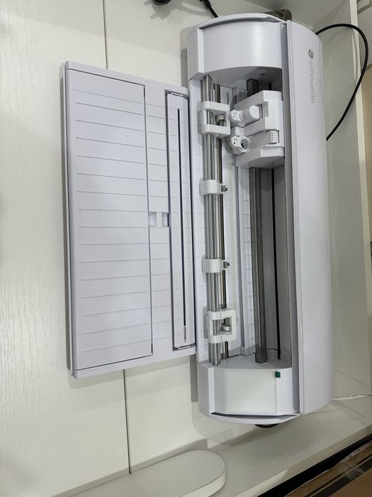 Режущий плоттер отличного качества