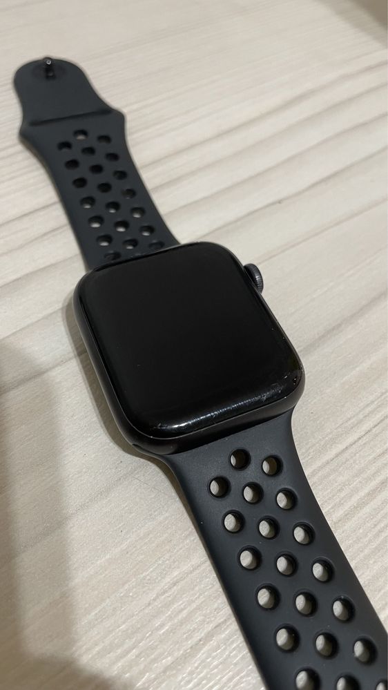 Часы Apple watch 6 nike