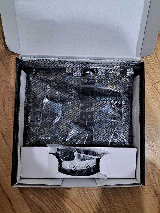 Placa de baza AMD B550M noua.