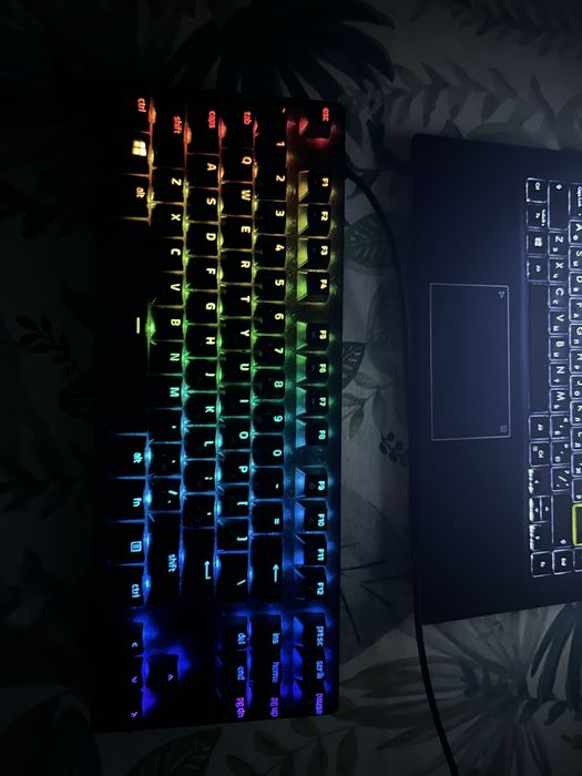 Продам клавиатуру Razer Huntsman TE