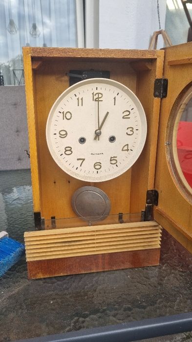 Ceas perete cu pendul