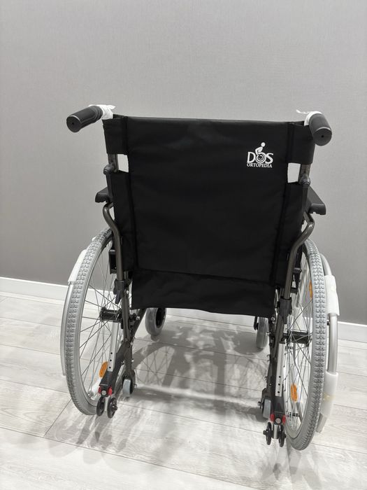 Продам инвалидную коляску новый