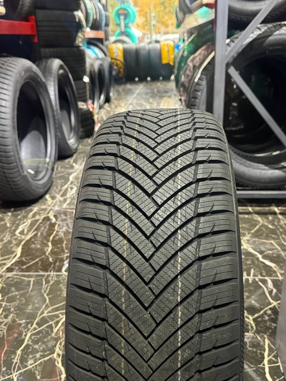 Shina Balon Imperial 225/55R17 Vsezon