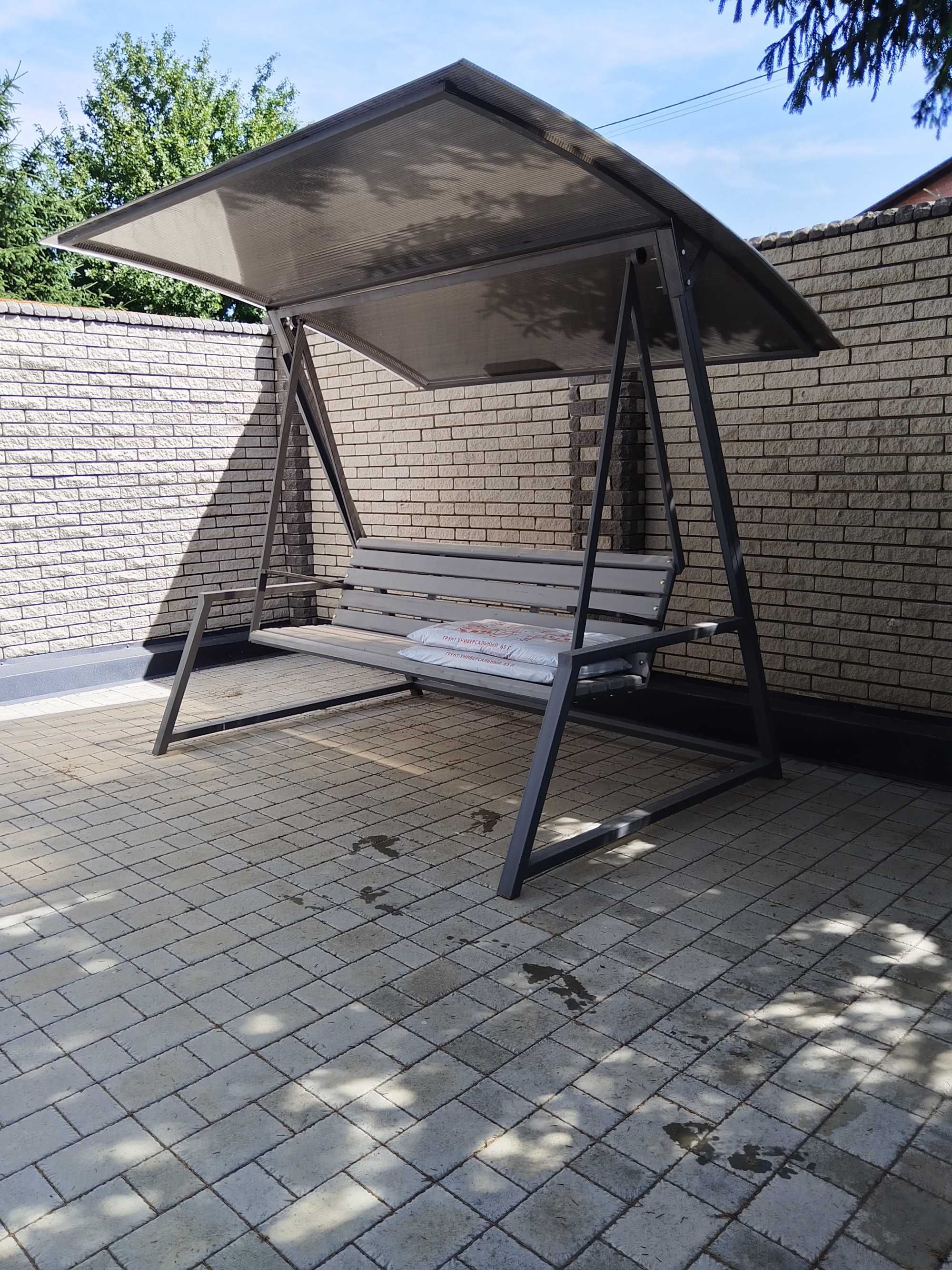 Продам качелю в отличном состоянии.