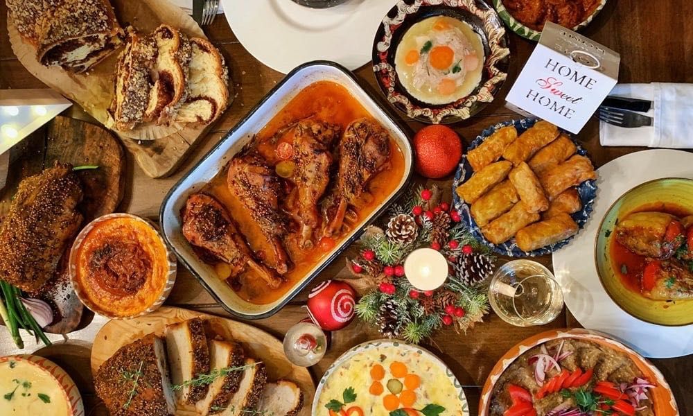 Mâncare gătită pentru masa de Crăciun