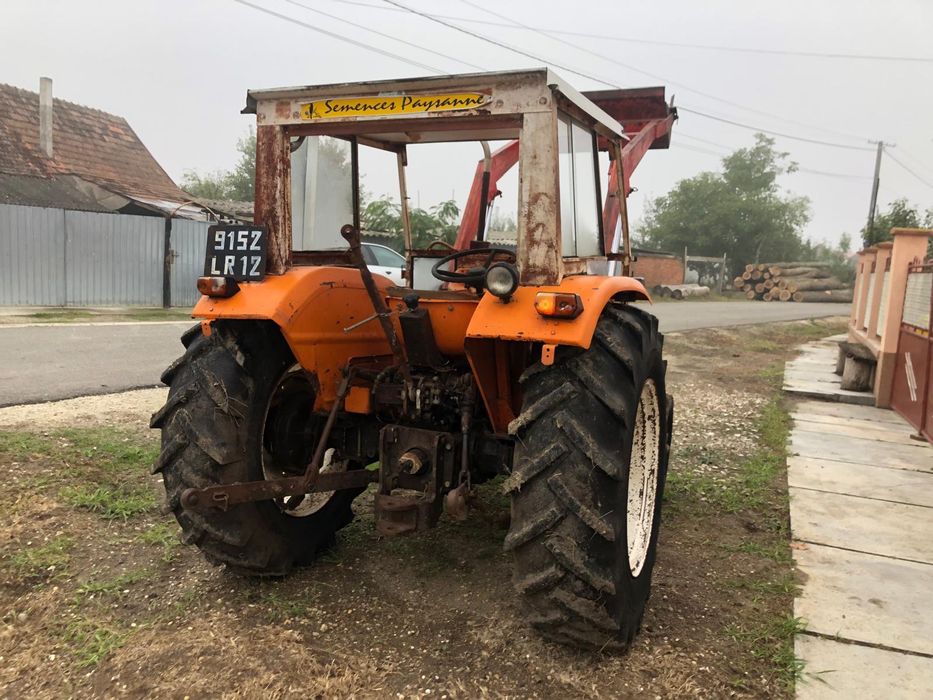 Vând tractor fiat 450