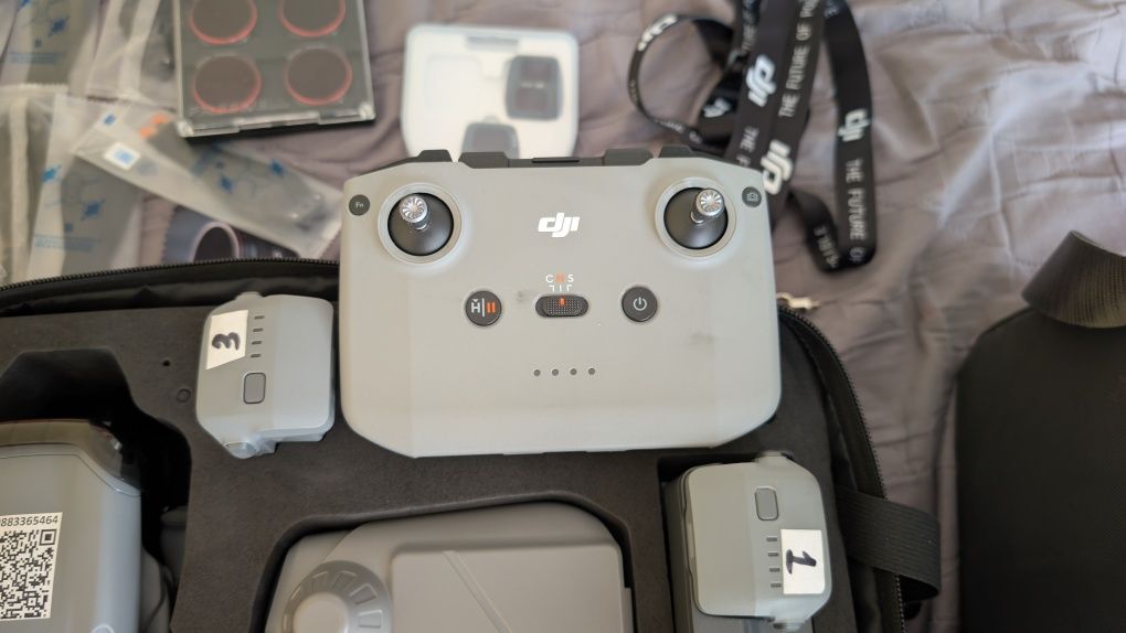 DJI Air 3 Fly More Combo - Като НОВ, с 2 контролера и аксесоари