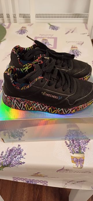 Skechers Uno Lite 32