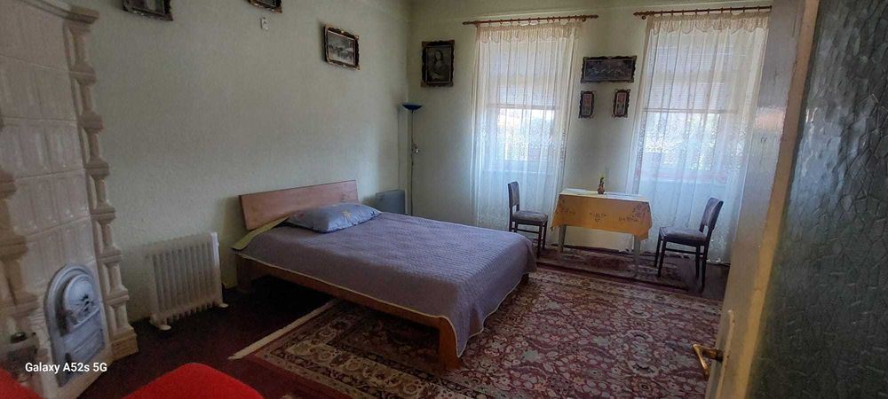 Casa solida saseasca + 2500mp teren, Bod