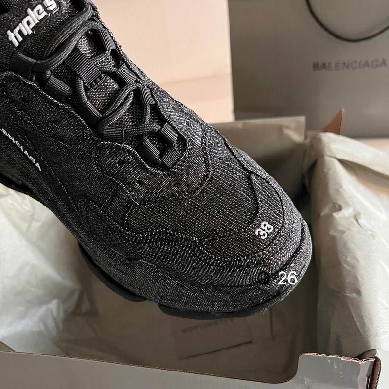 BALENCIAGA TRIPLE S, Calitate Premium, Icarus Brands