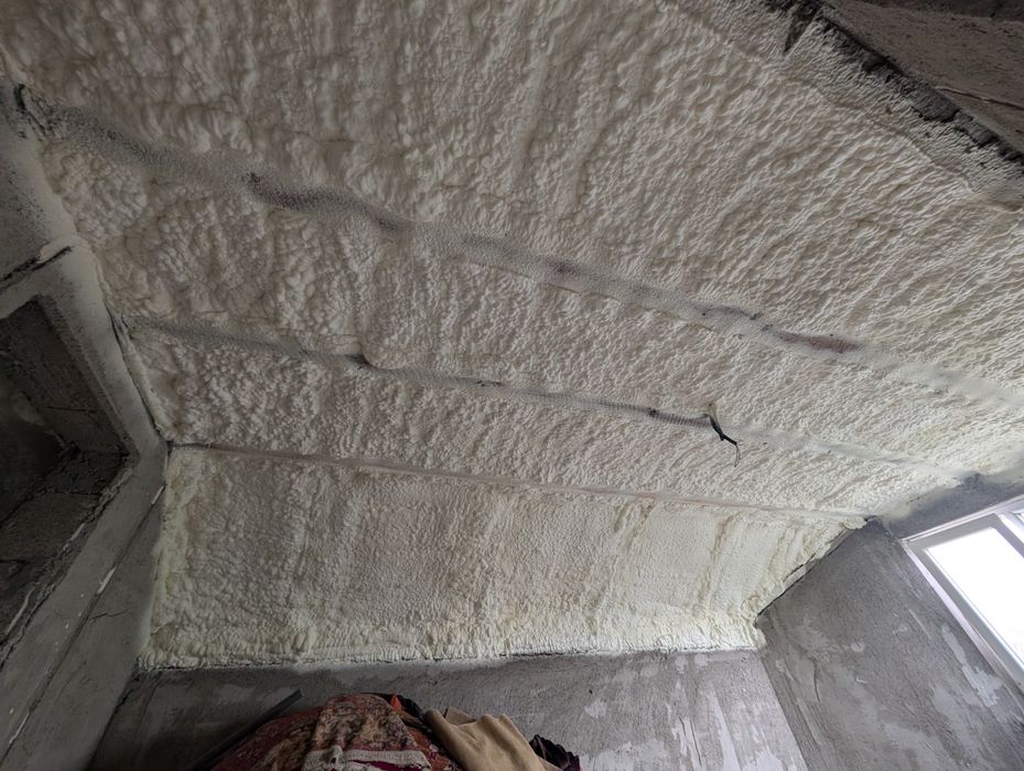 Izolează-ți casa vara cu spuma poliuretanica, ca să scapi de căldură!