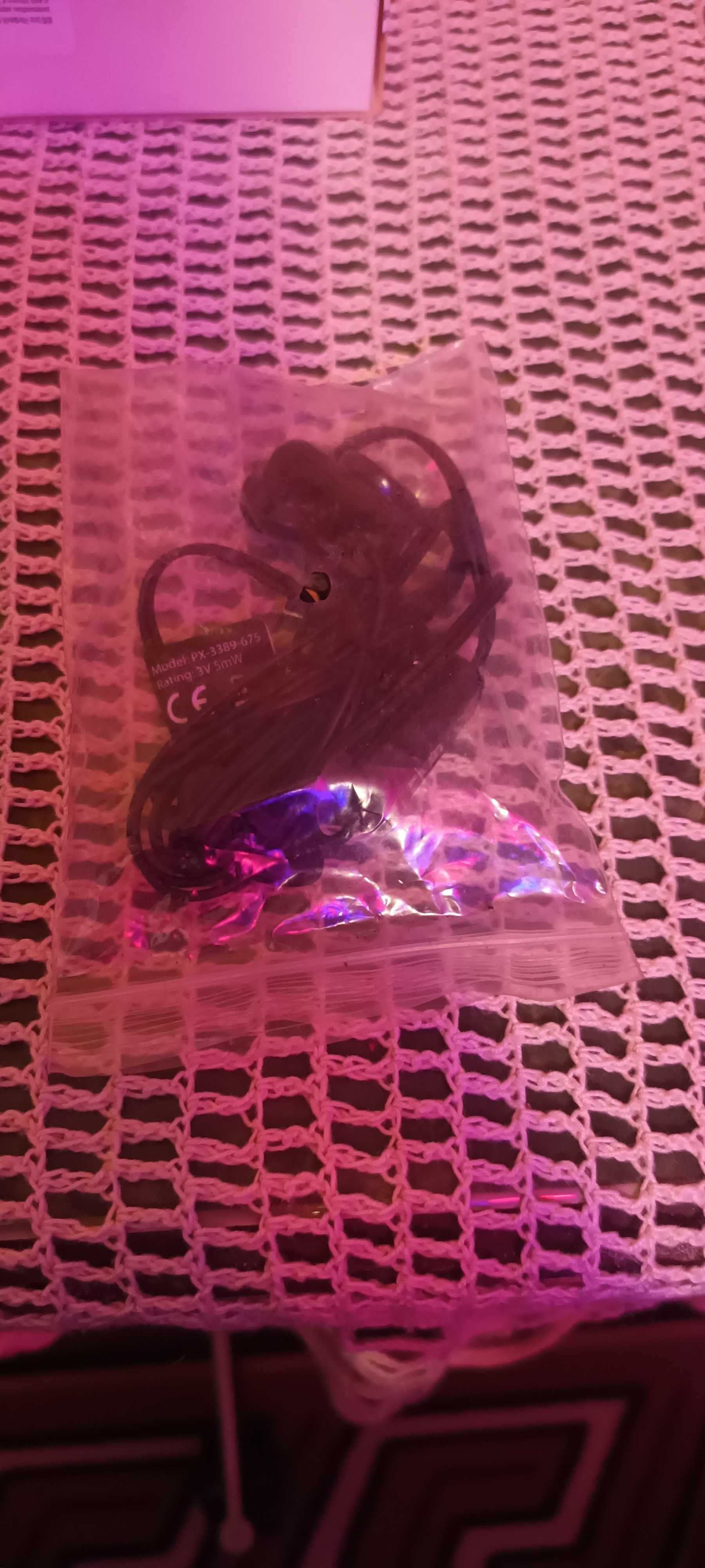 Продавам Micro USB стерео слушалки